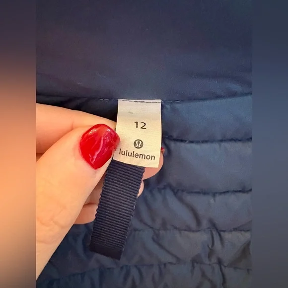 Lululemon - Blue Pack It Down Vest - size 12 - Lightweight - Picture 7 of 7